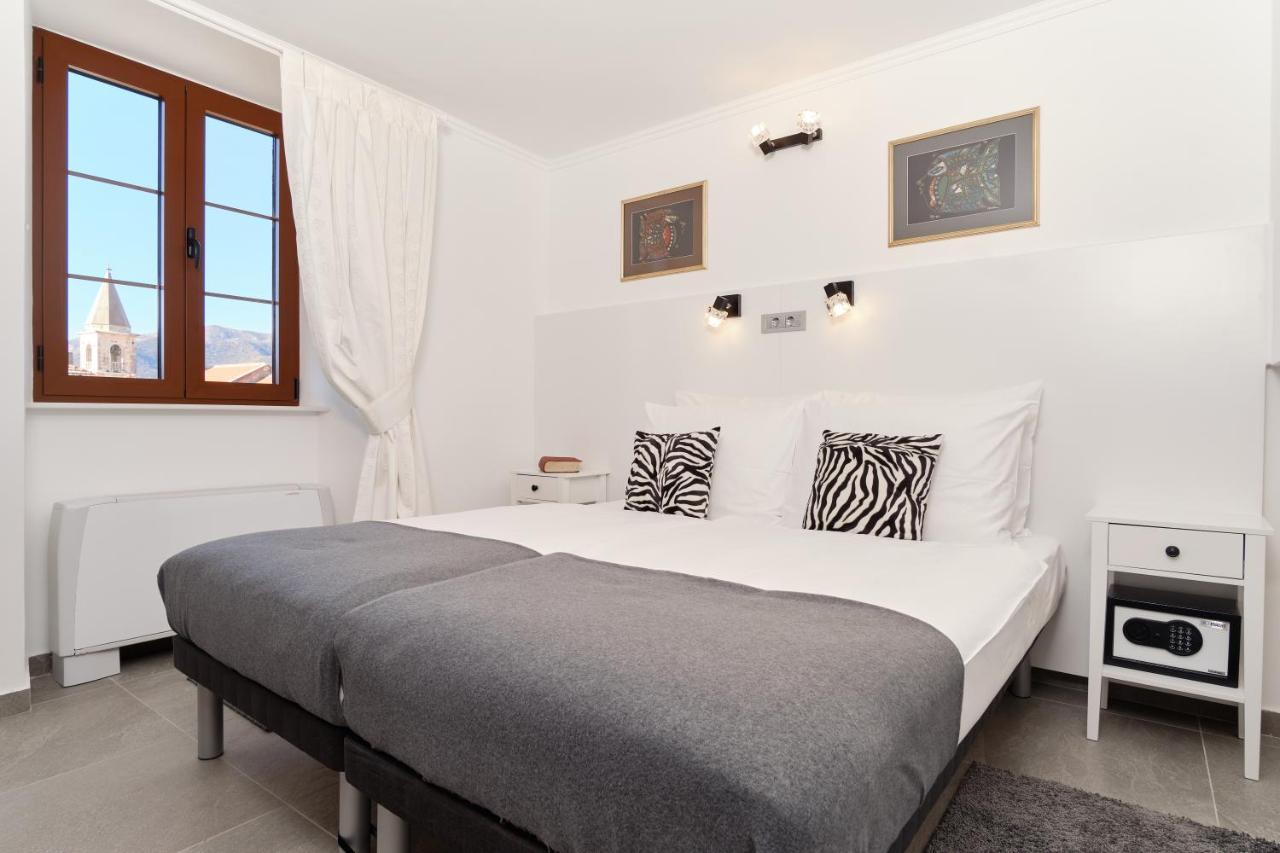 Apartments Zebra Tivat Eksteriør billede